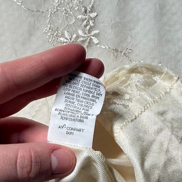 vintage vanity fair cream nylon camisole with full lace front – size XL - Picture 3 of 5